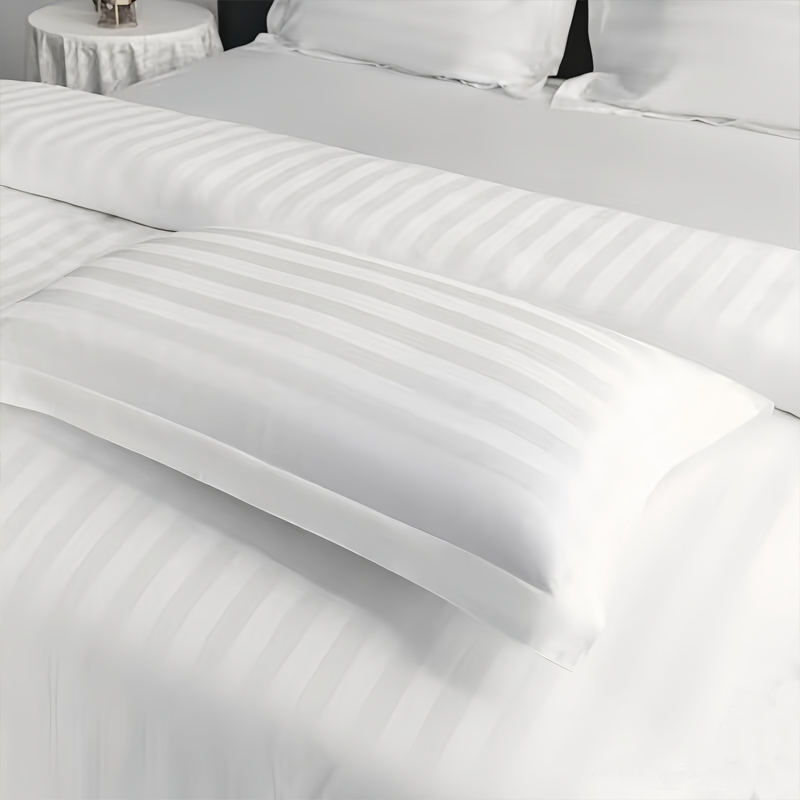 Taie d'oreiller en microfibre 100 % polyester.