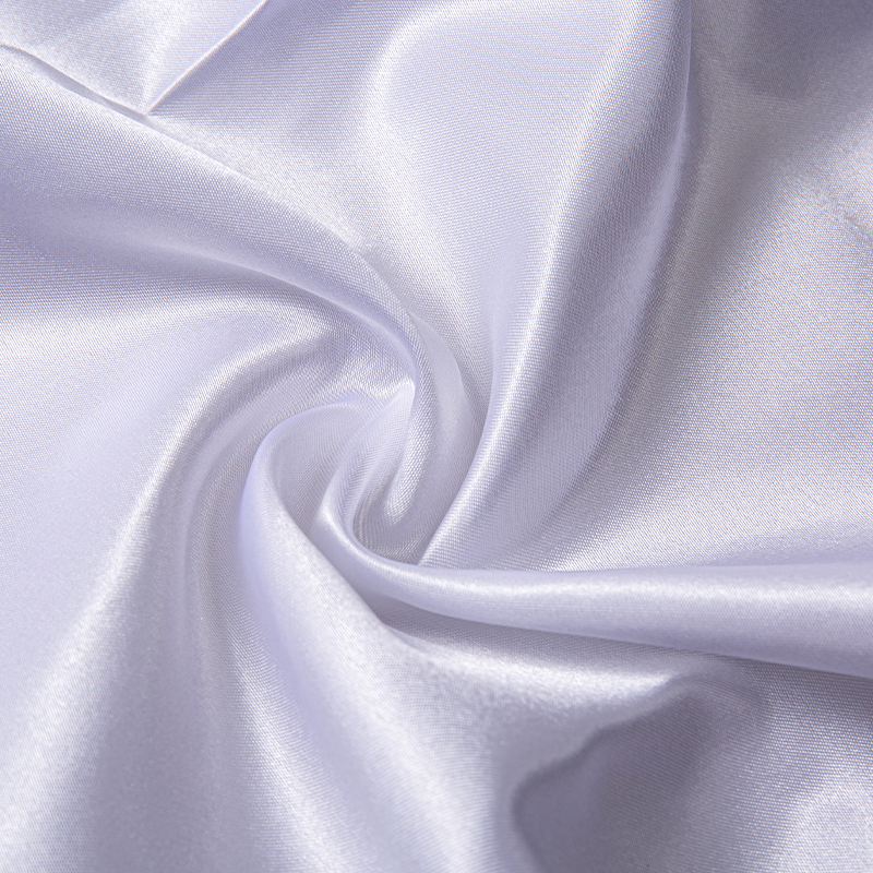 Tissu satiné lisse pour une literie luxueuse