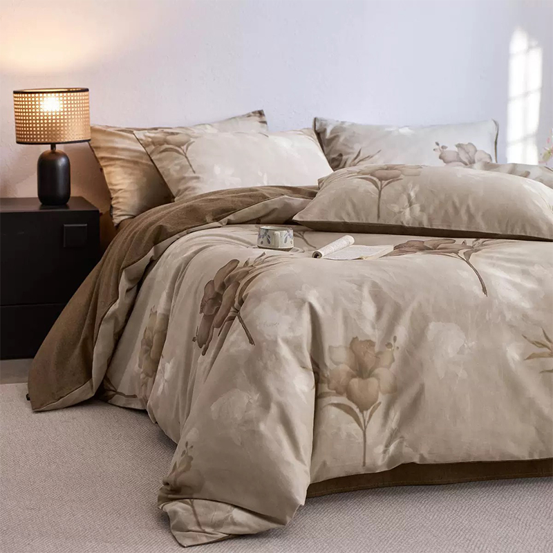Microfibre 100 % polyester – Un espoir d’être absorbant ?